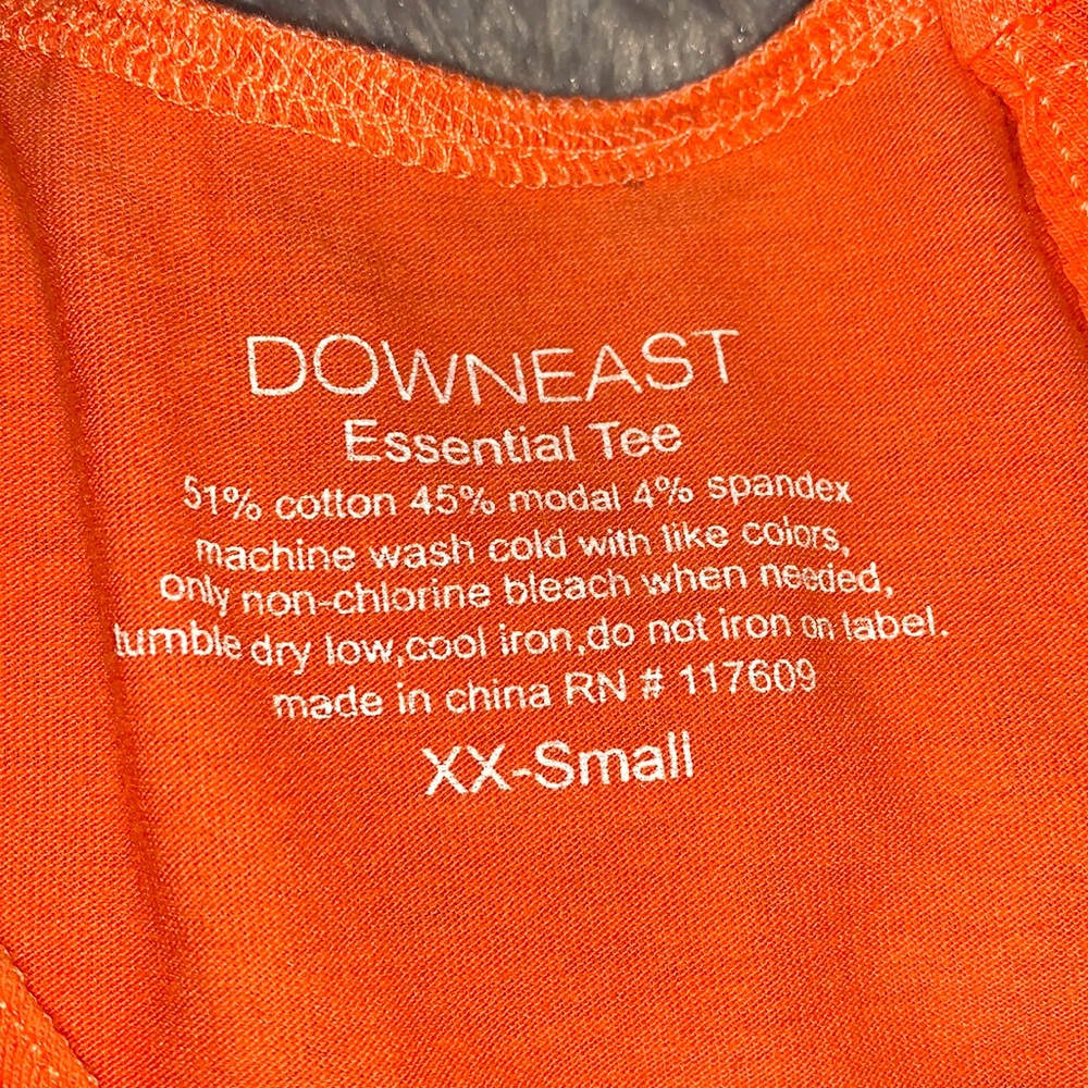 Essential Tee - Picture 2 of 2